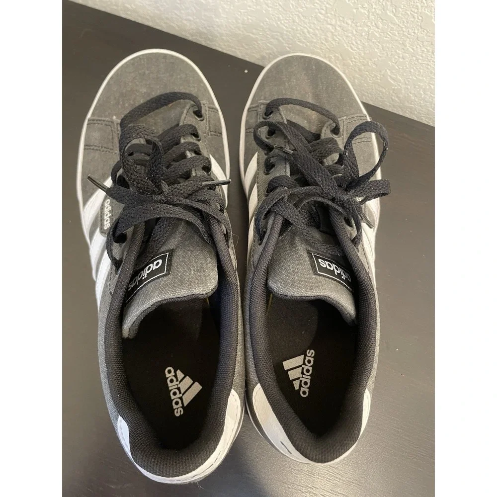 adidas men's sneaker shoes size 8 Daily 3.0  gray‎ black skater athletic retro